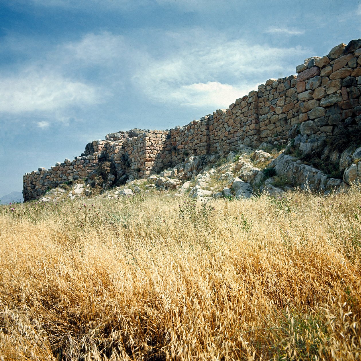 Mükénei művészet: kilátás a Tirynok falának romjaira Kr.e. 1200 körül épült város. Görögország alkotó: Mycenaean