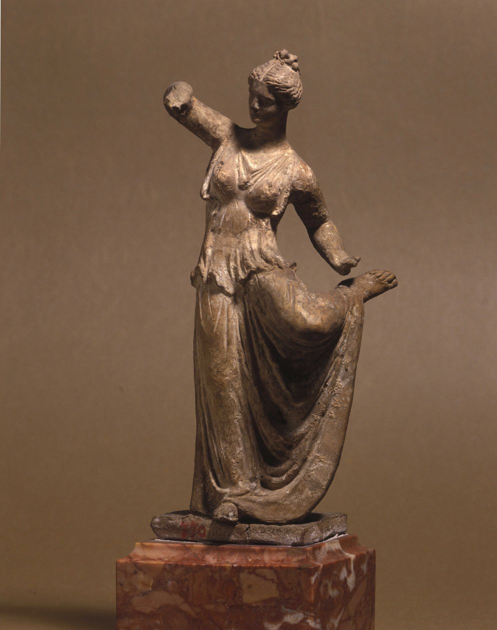 Mükénei civilizáció: Tanagra táncos, ie 3. század, Museo della Scala, Milánó alkotó: Mycenaean Mycenaean