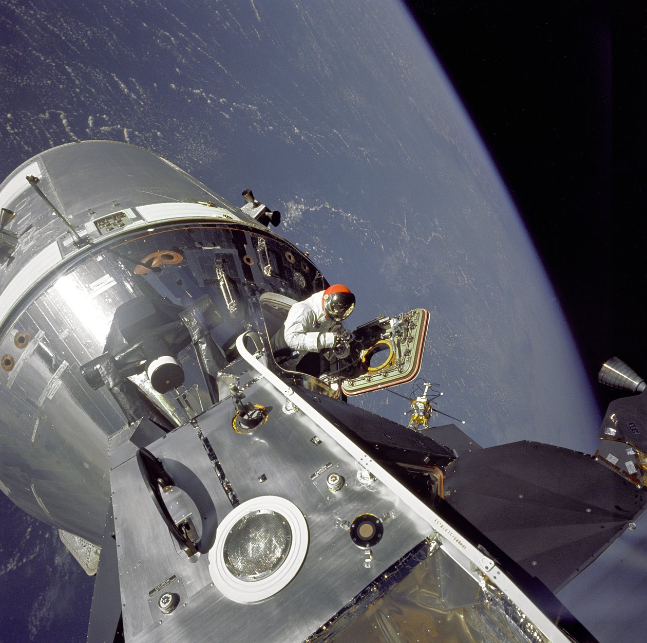 Apollo 9 – NASA, 1969. alkotó: NASA Images