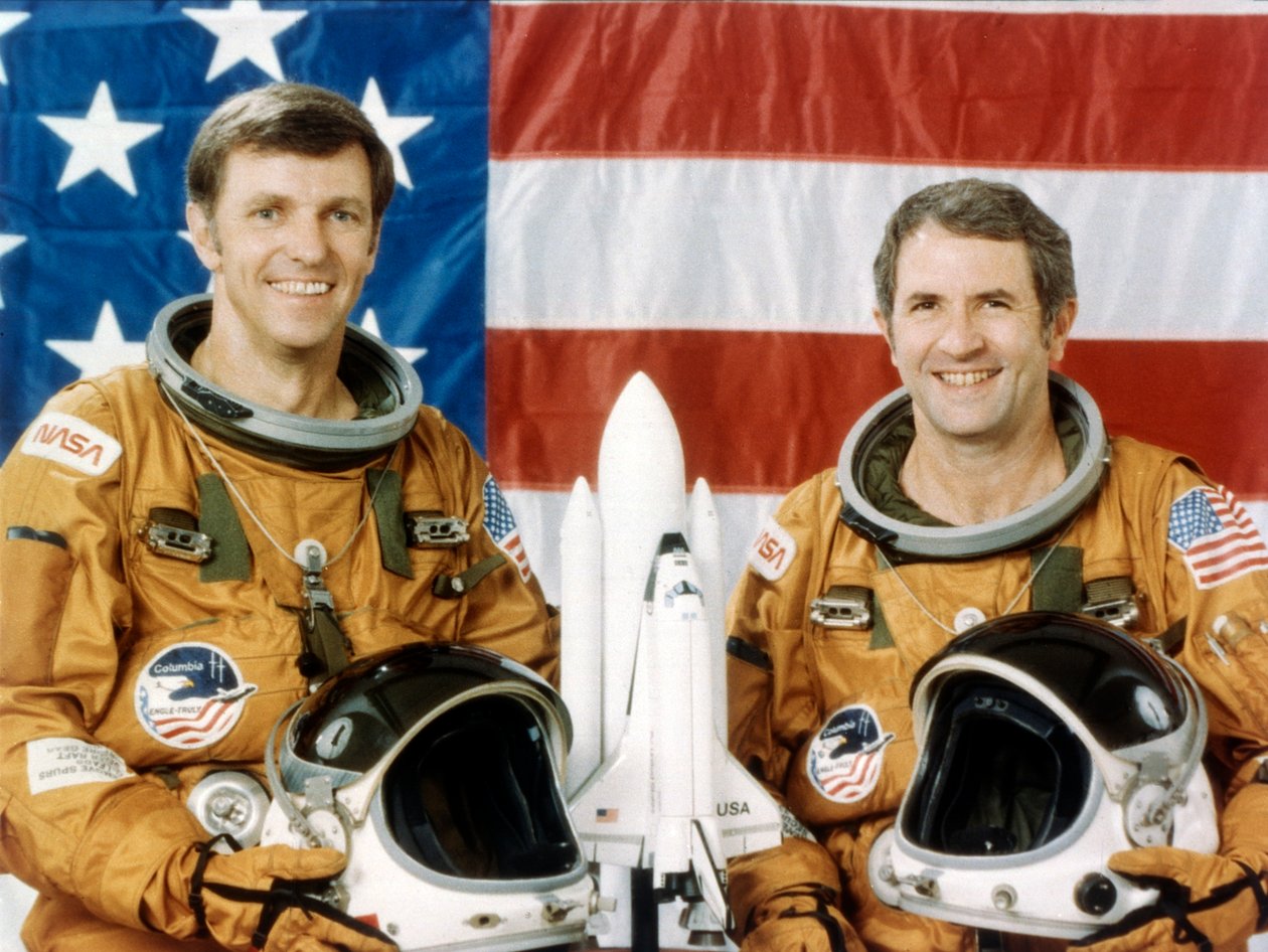 Joe Engle és Richard Truly űrhajósok, a Space Shuttle második repülése, 1981. november. alkotó: NASA Images