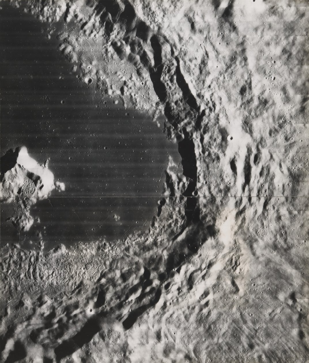 A Hold távoli oldala Apolune-nál, 1967. alkotó: NASA Images