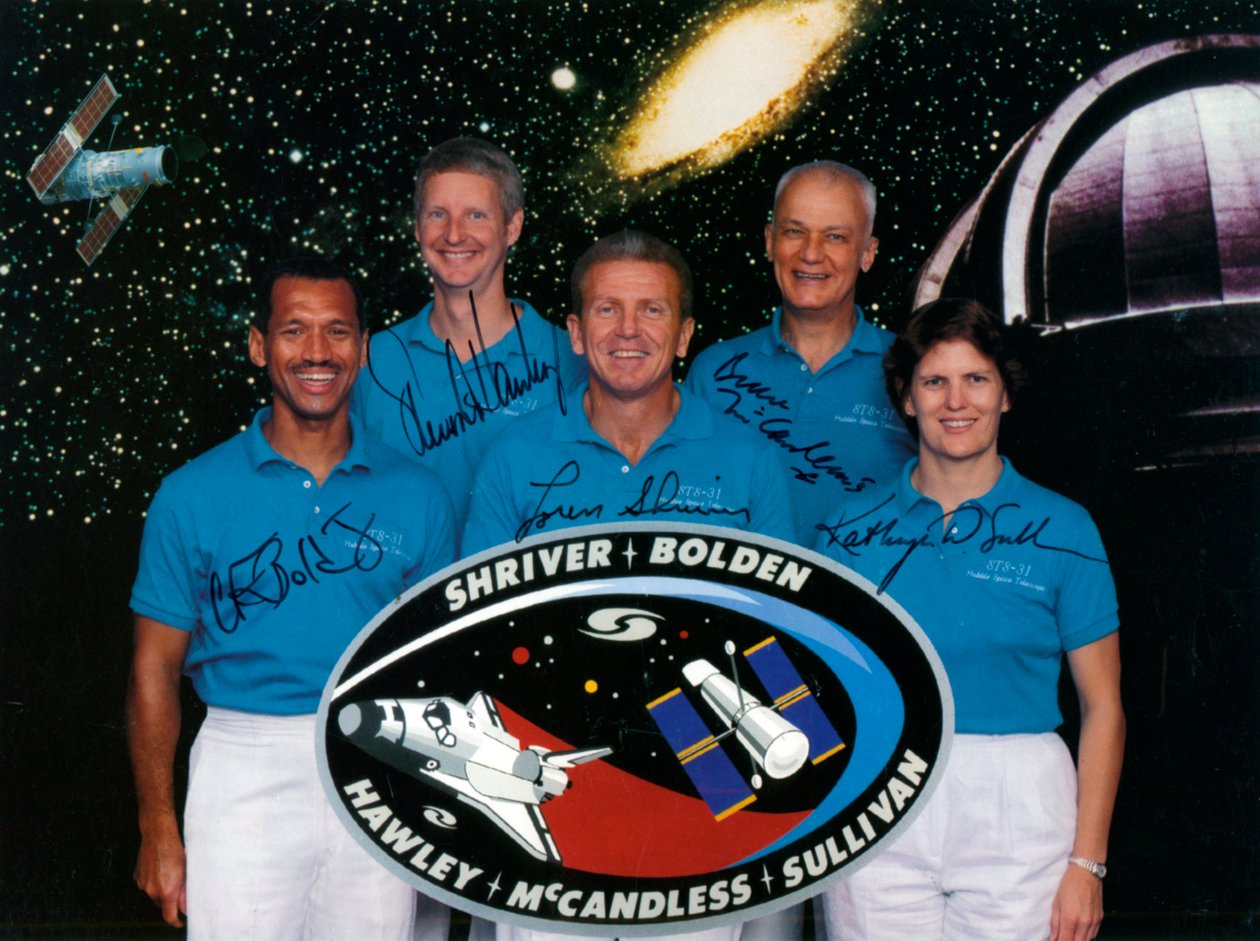 Az STS-31 űrrepülőgép legénysége, 1990. alkotó: NASA Images