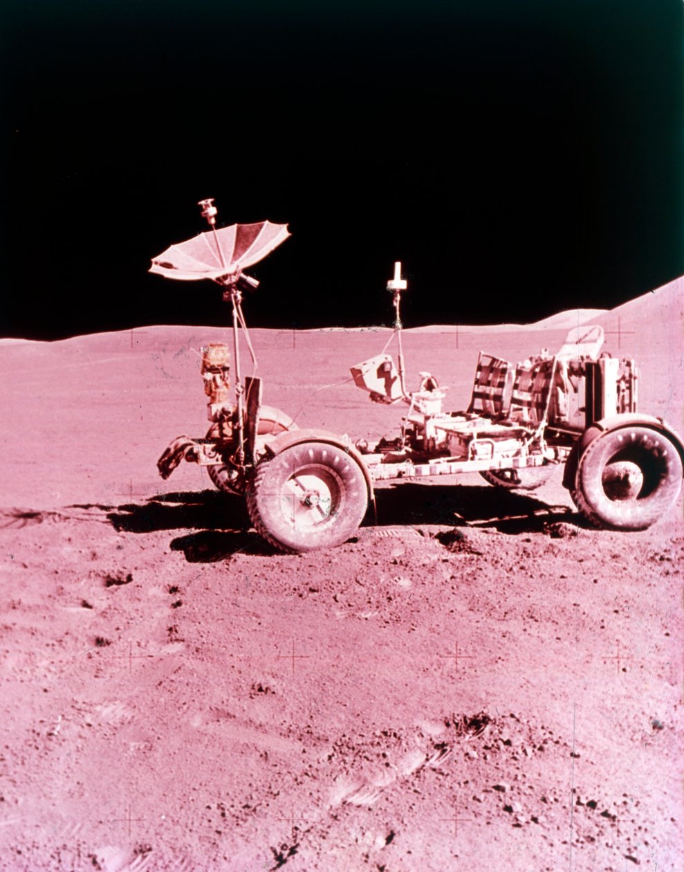 Az első Lunar Roving Vehicle, Apollo 15, 1971. július. alkotó: NASA Images