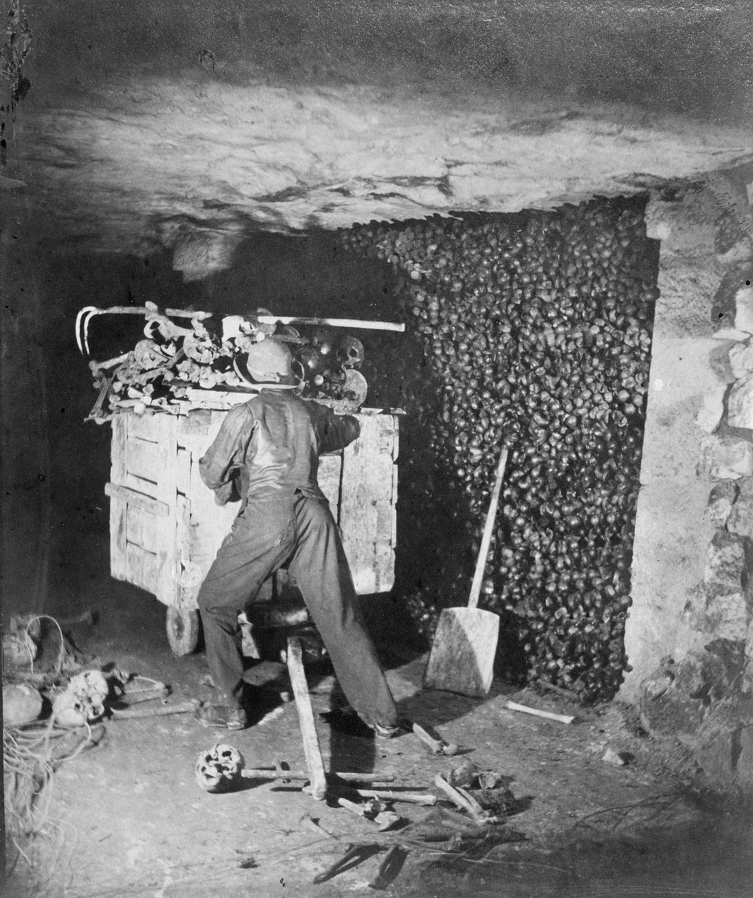 A katakombák belseje, Párizs, 1861 alkotó: Nadar