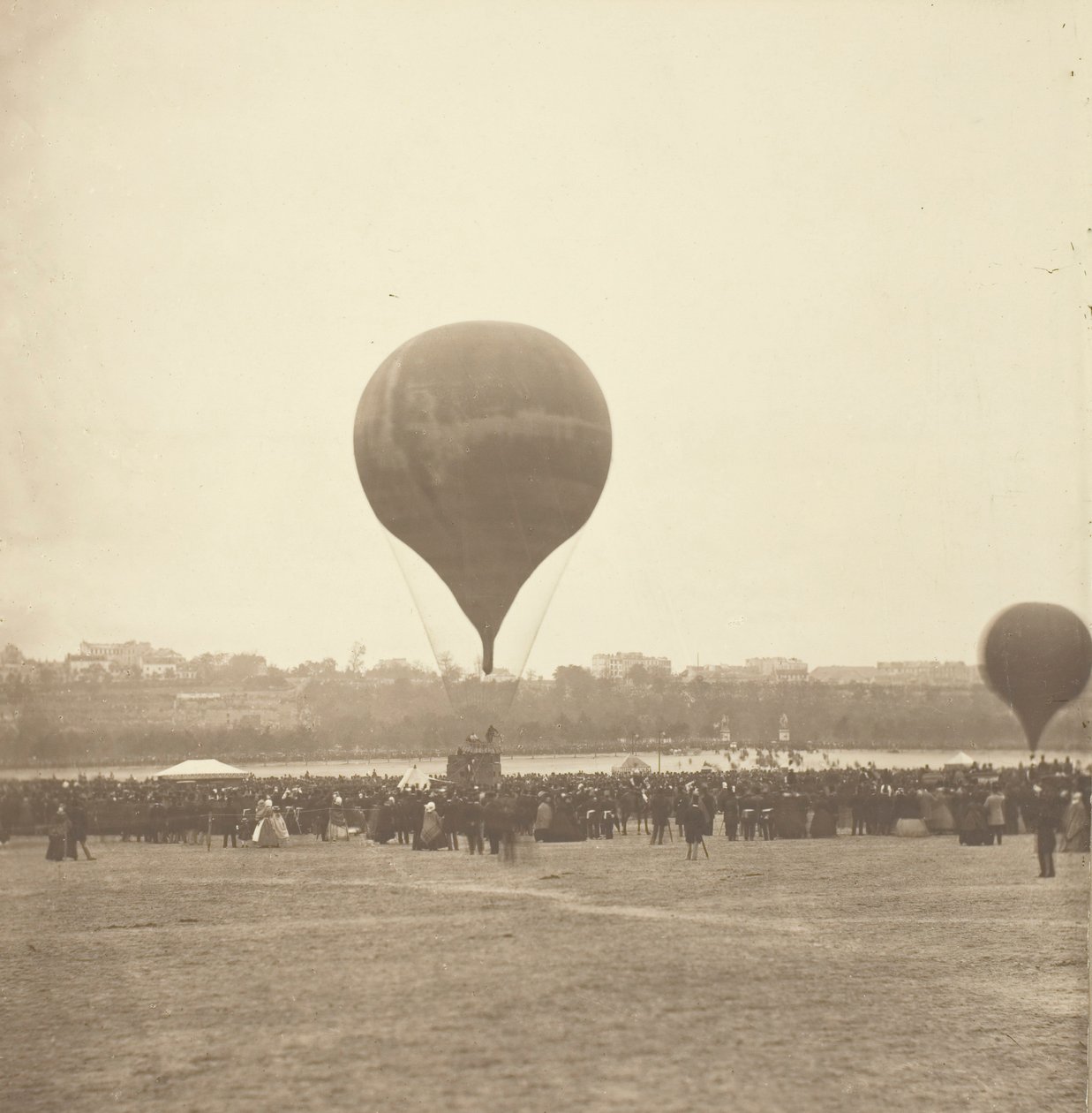 Le Geant, Champ de Mars, 1863. október 18., valószínűleg 188089-ben nyomtatták. alkotó: Nadar