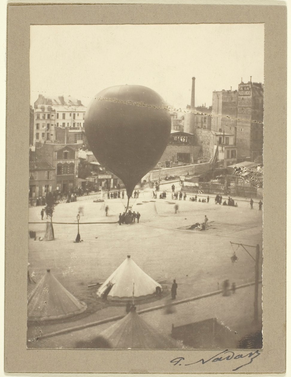 A Neptunusz, a Place Saint-Pierre Montmartre-ban alkotó: Nadar