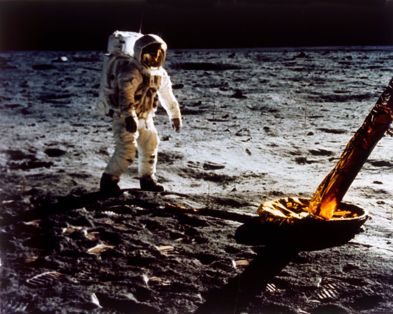 Buzz Aldrin a Lunar Module lábánál, Apollo II küldetés, 1969. július. alkotó: Neil Armstrong