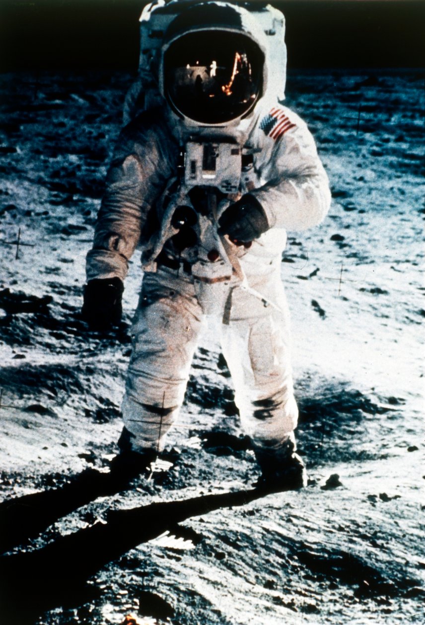 Buzz Aldrin a Holdon, Apollo II küldetés, 1969. július. alkotó: Neil Armstrong