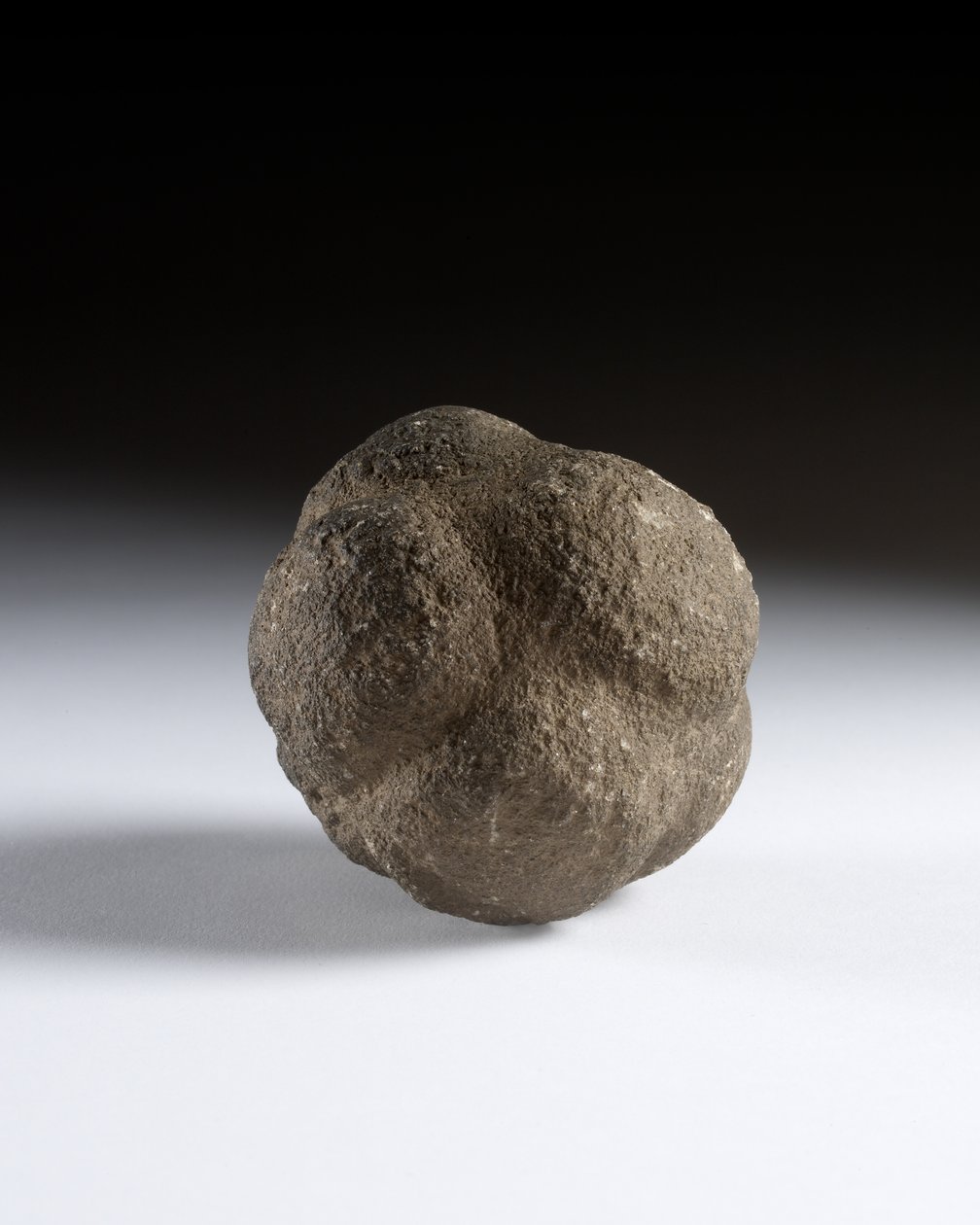 Faragott labda, késő neolitikum, Skócia, Kr.e. 3750-2000 alkotó: Neolithic