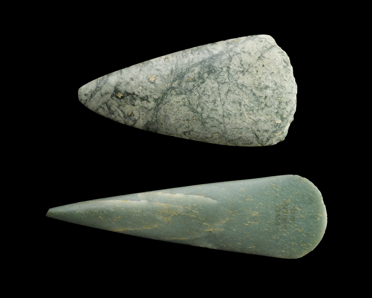 Jadeita fejszék, újkőkor (Közép-Európa), i. e. 5500-kb. 1800 körül (jádeit) alkotó: Neolithic