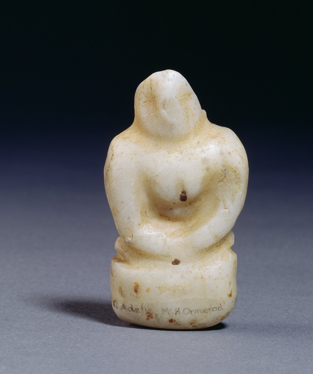 Ülő figura Antalyából, Törökországból, késő neolitikum, ie 2000 körül (márvány) alkotó: Neolithic