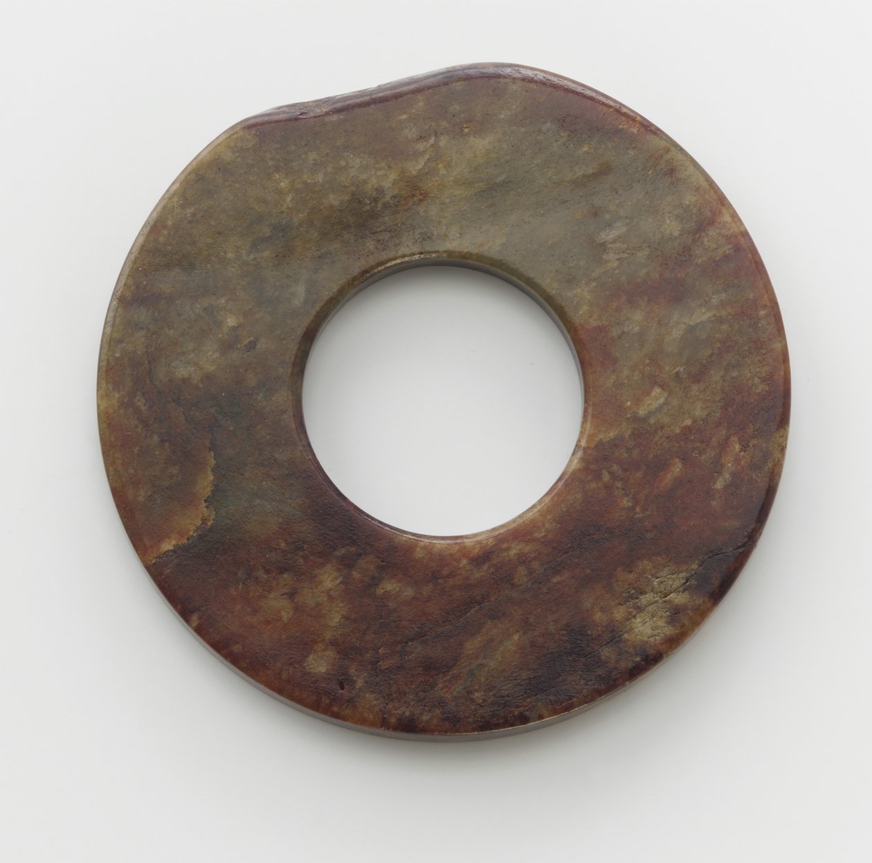 lemez (mint) Q i otthonkultúra, Kr.e. 0,2500-2000 között (Jade) alkotó: Neolithic Period Chinese School