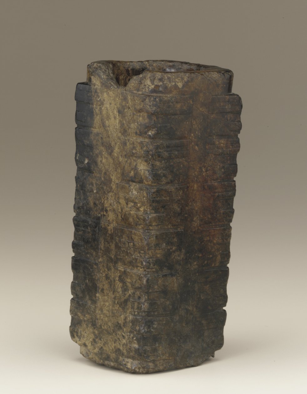 Tall tube (cong) Lake Tai region, Liangzhu culture, 3300-2250 BC (jade) alkotó: Neolithic Period Chinese School