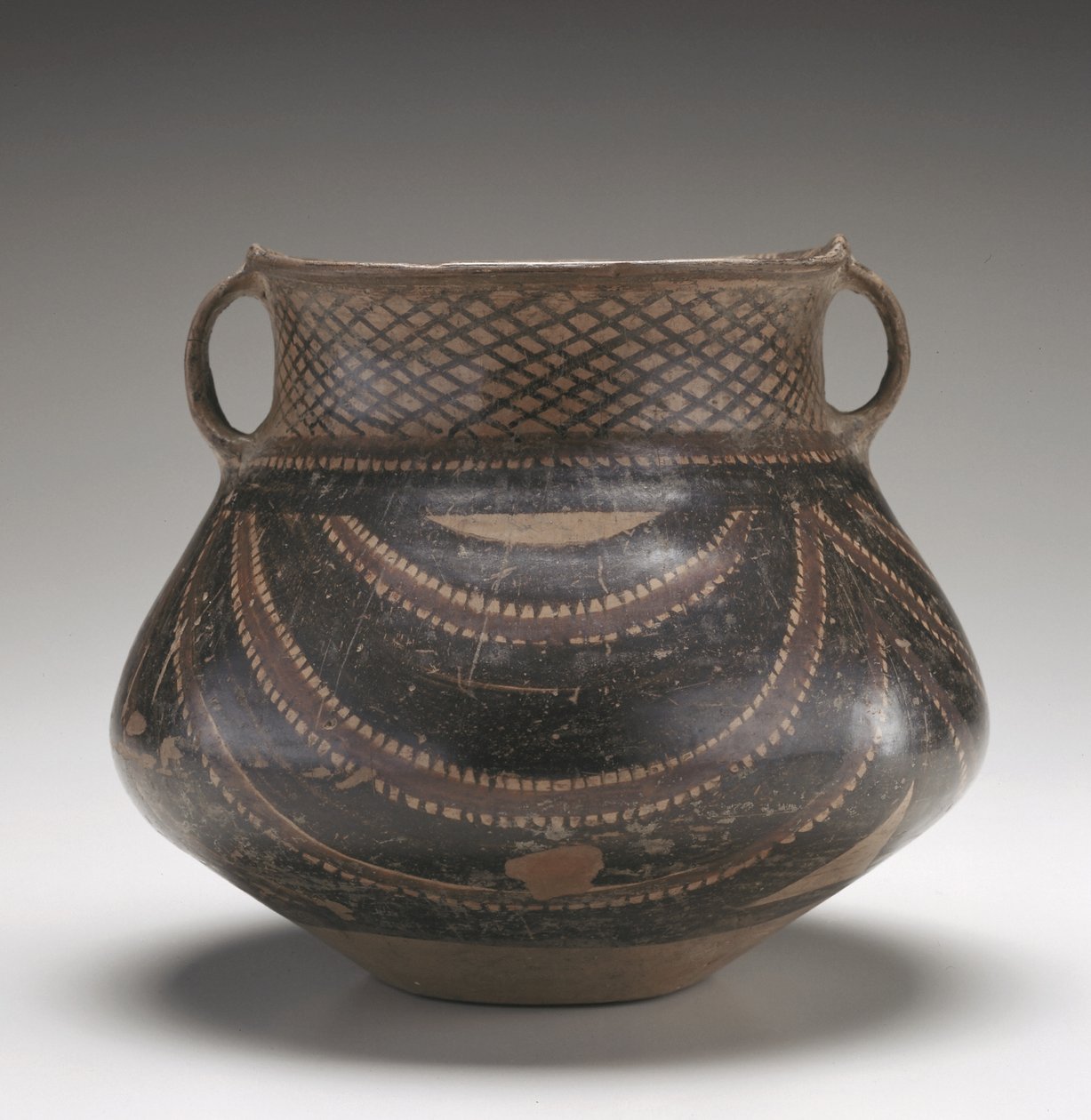 Urna, Gansu tartomány, ie 2000 körül (kerámia) alkotó: Neolithic Period Chinese School
