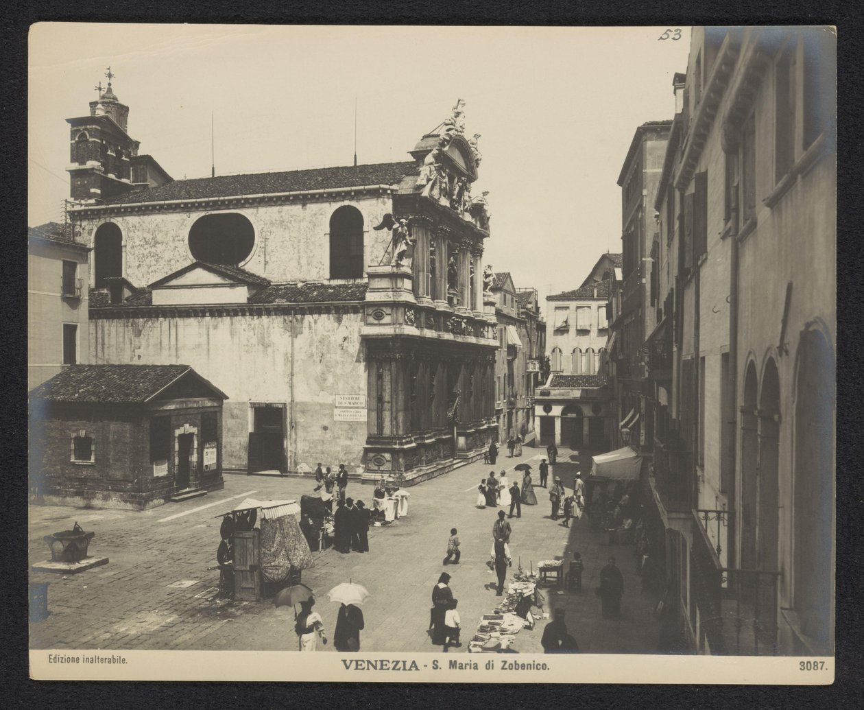 A velencei Santa Maria Zobenigo külseje Venezia – S. Maria di Zobenico (cím a tárgyon) alkotó: Neue Photographische Gesellschaft