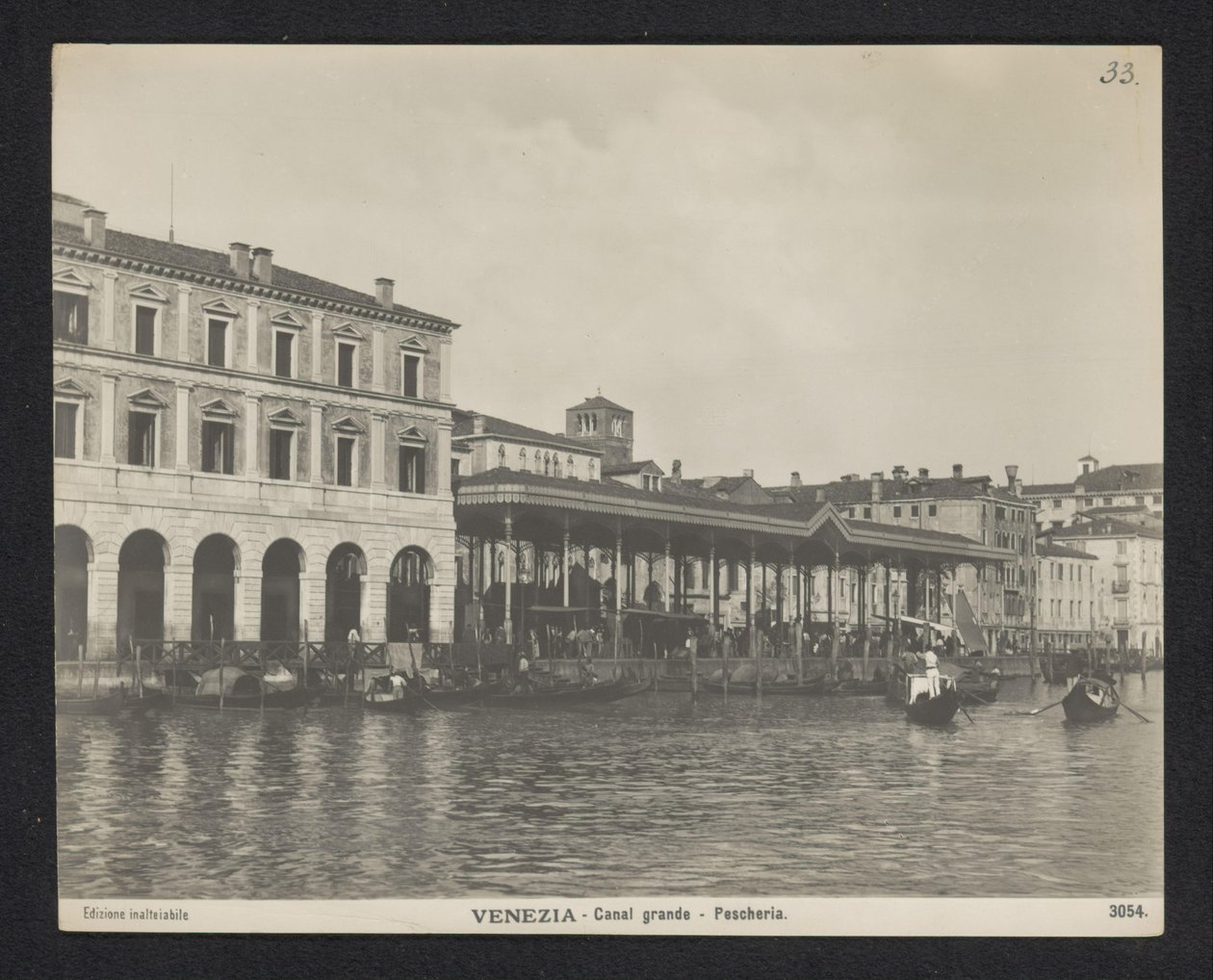 Fedett halpiac Velencében Velence – Canal Grande – Pescheria (cím a tárgyon) alkotó: Neue Photographische Gesellschaft