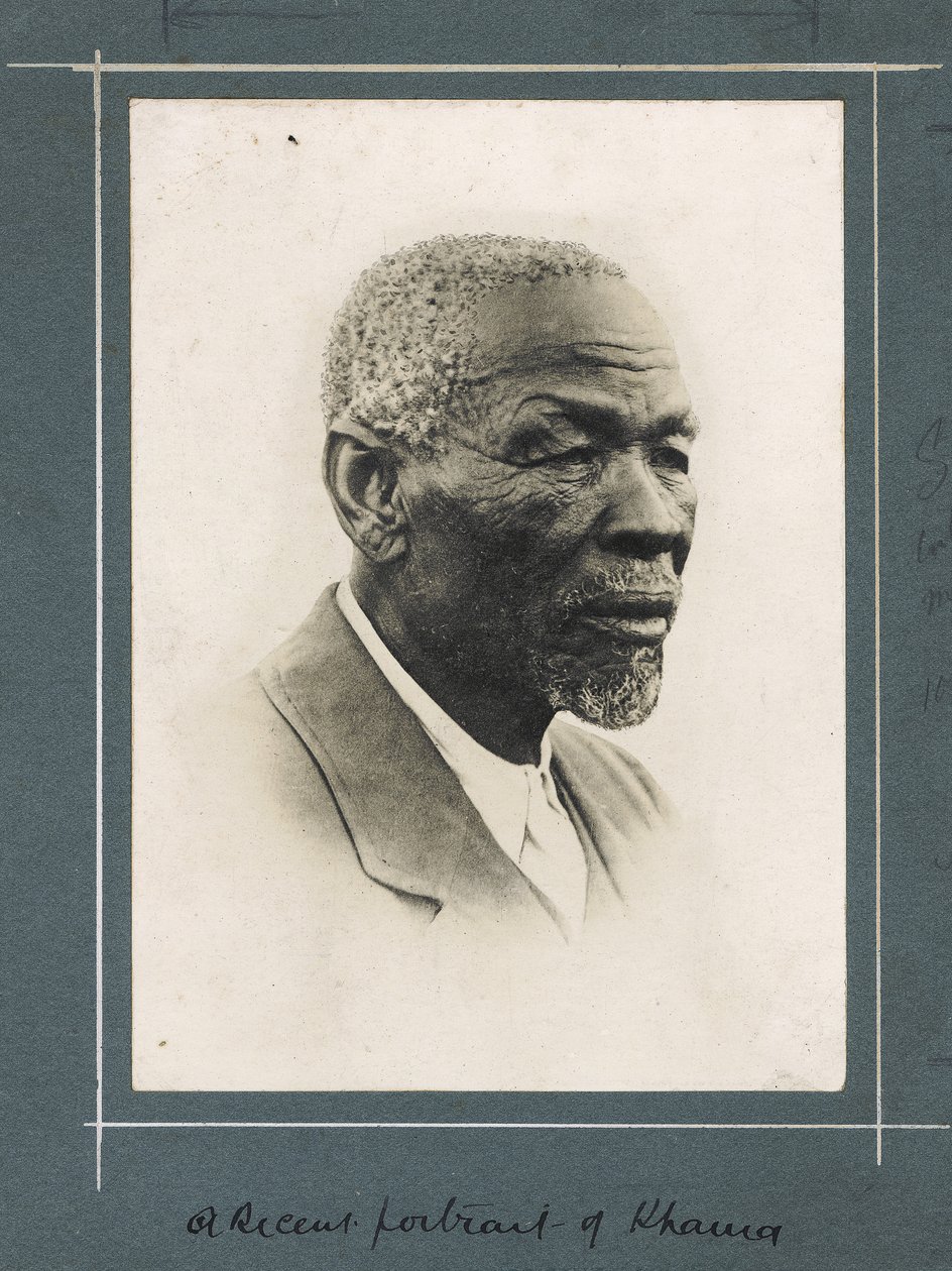 Khama friss portréja, 1921 (zselatin ezüst nyomat) alkotó: Neville Jones