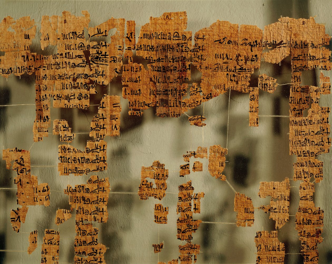 A király papiruszának töredékei, vagy a királyi kánon (papirusz) alkotó: New Kingdom Egyptian