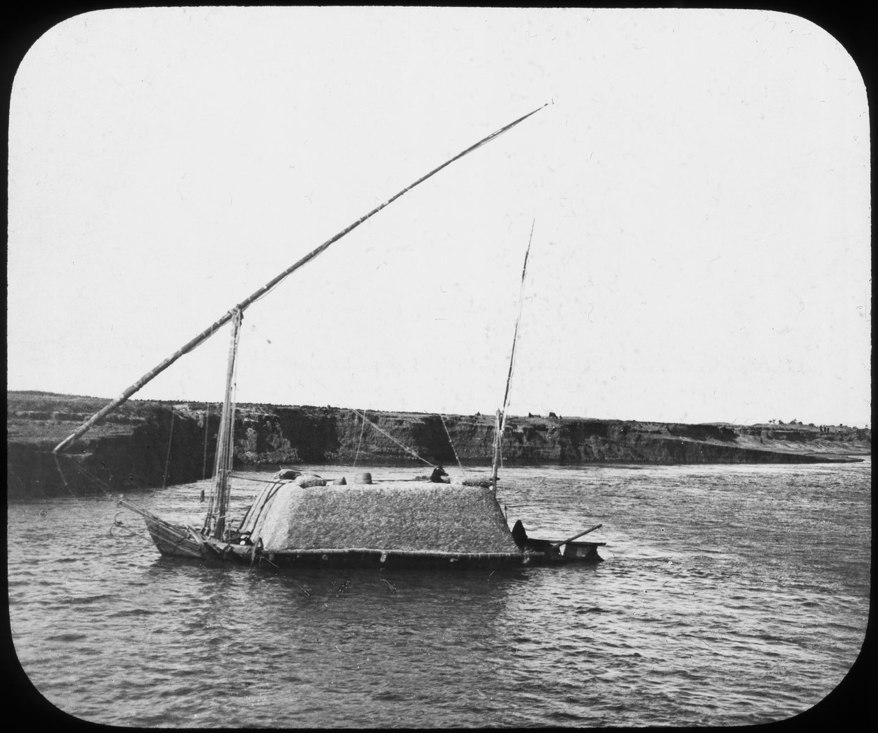 Egy rakott dahabiyeh, Egyiptom, 1890 alkotó: Newton and Co