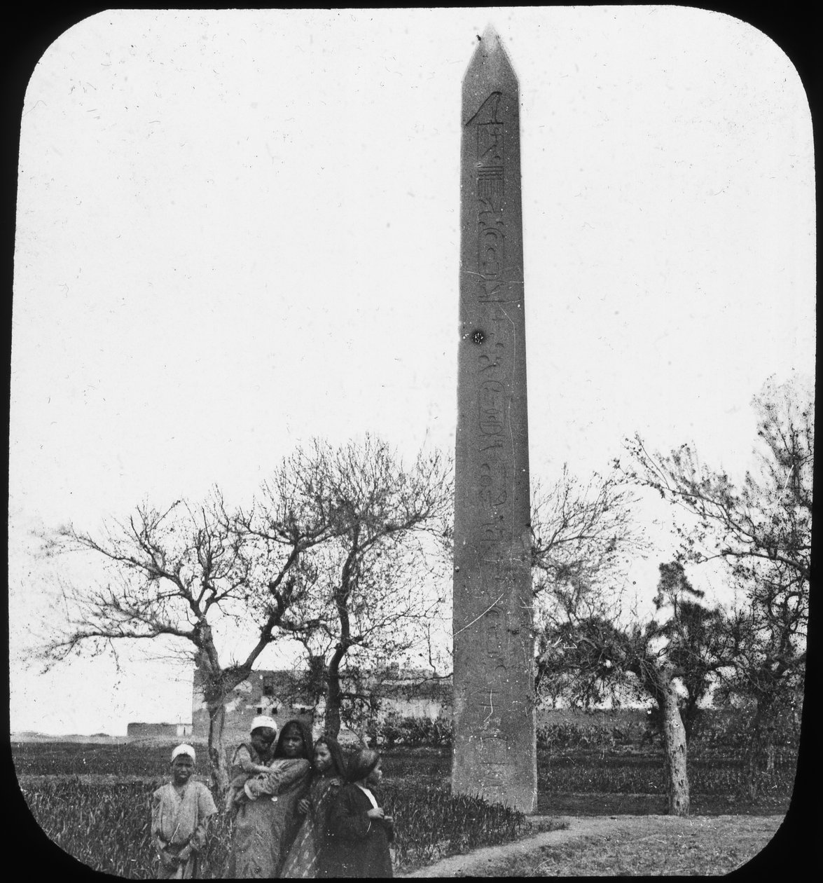 Obeliszk, Heliopolis, Egyiptom, 1890 alkotó: Newton and Co