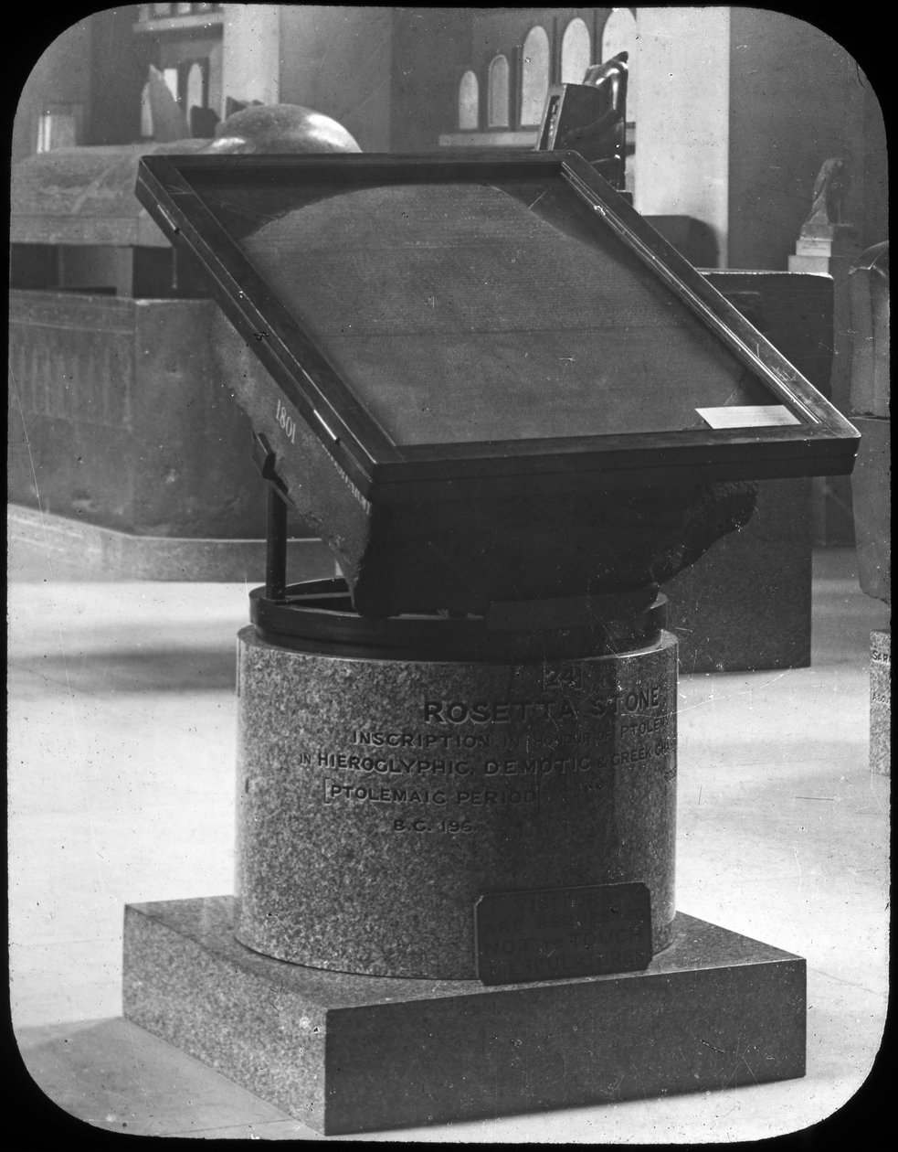 The Rosetta Stone, British Museum, London, 1890 alkotó: Newton and Co