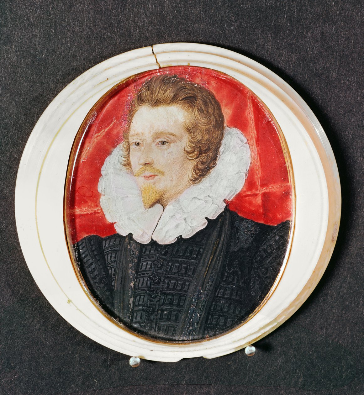 Egy szakállas, fodros úriember portréja, 1590 körül alkotó: Nicholas Hilliard