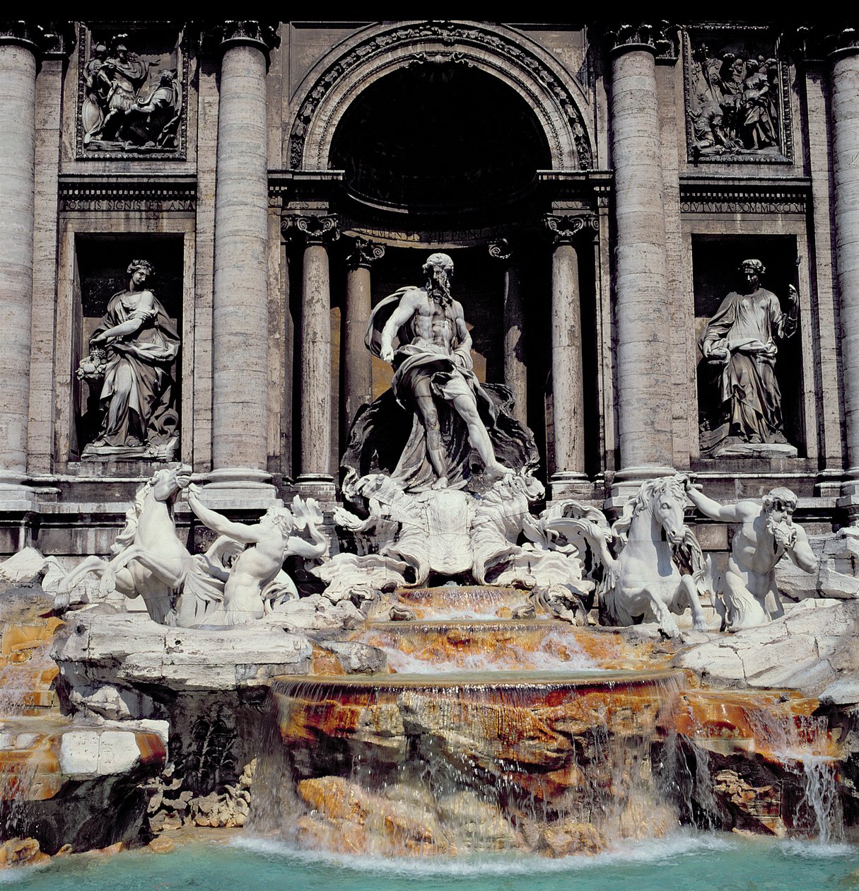 Trevi-kút, épült 1732-62 (márvány) alkotó: Nicola Salvi