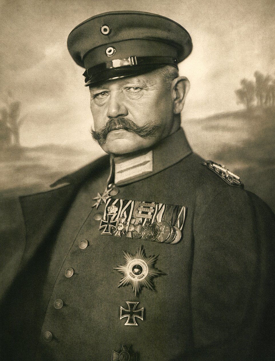 Paul von Hindenburg portréja alkotó: Nicola Perscheid
