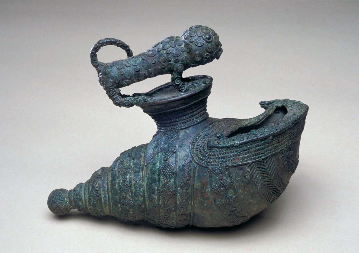 Kagylóedény állattal, Igbo-Ukwu, 9-10. század (ólmozott bronz) alkotó: Nigerian