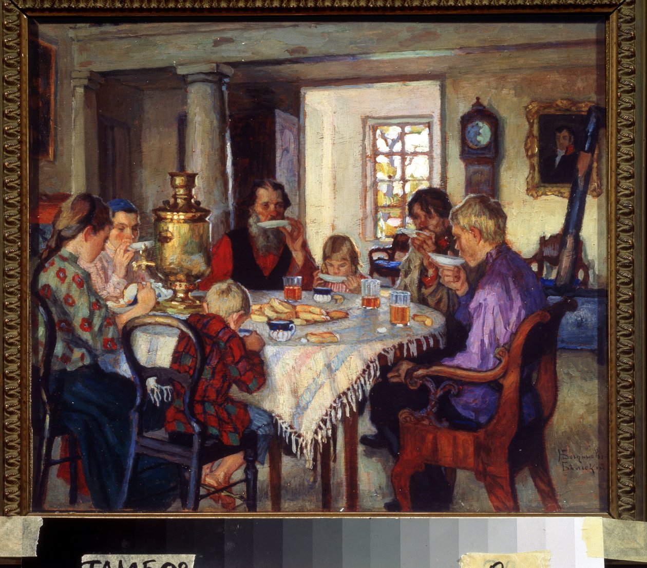 Új lakástulajdonosok, nagy család az asztalnál teázva új házukban, XX. századi koldus (olaj, fa) alkotó: Nikolai Petrovich Bogdanov Belsky