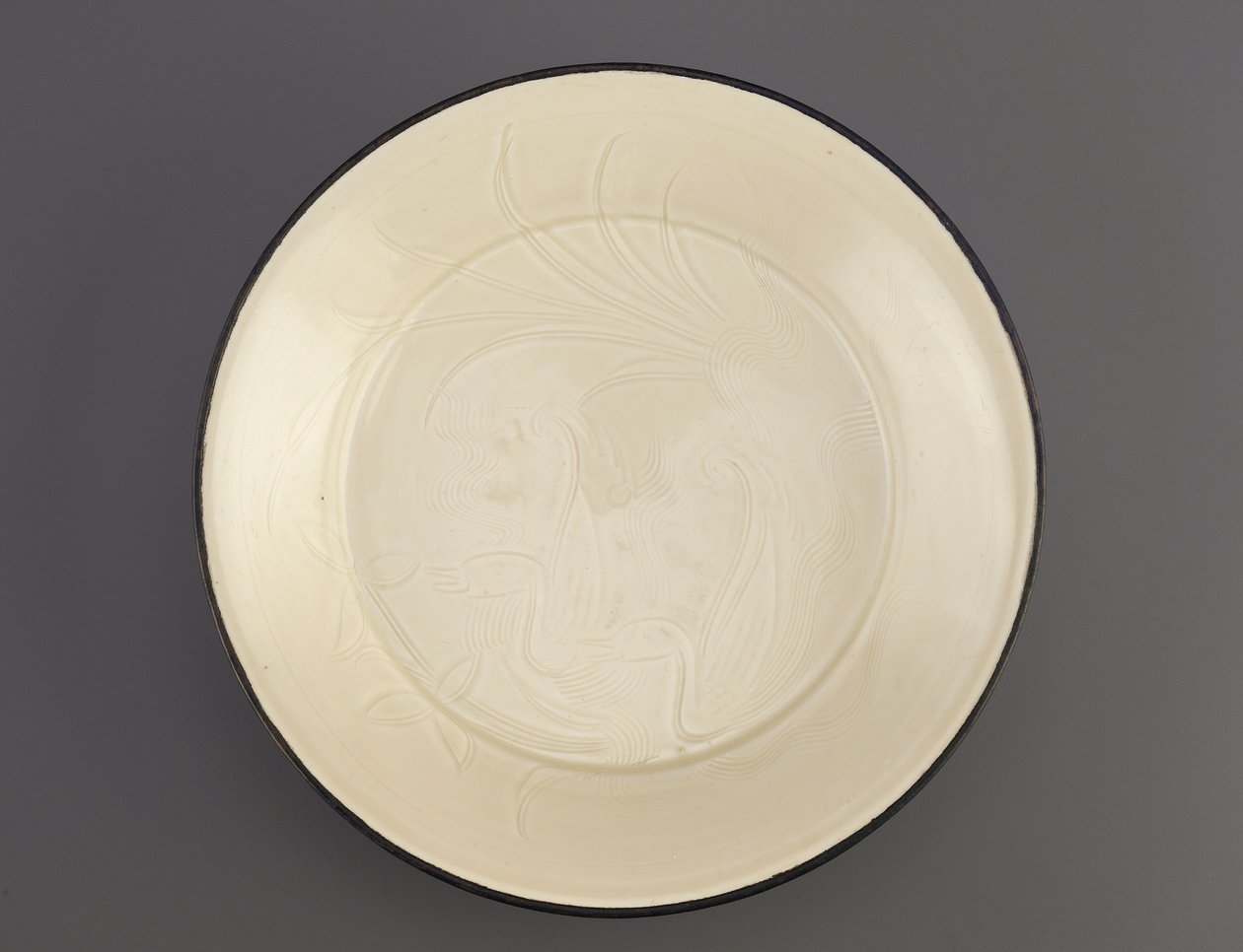 Ding edény kacsa bekarcolt díszítéssel, Hebei tartomány, 11. század – 12. század eleje (kerámia) alkotó: Northern Song Dynasty Chinese School