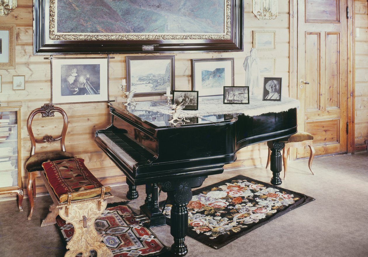 Edvard Grieg (1843-1907) házának nappalija alkotó: Norwegian School