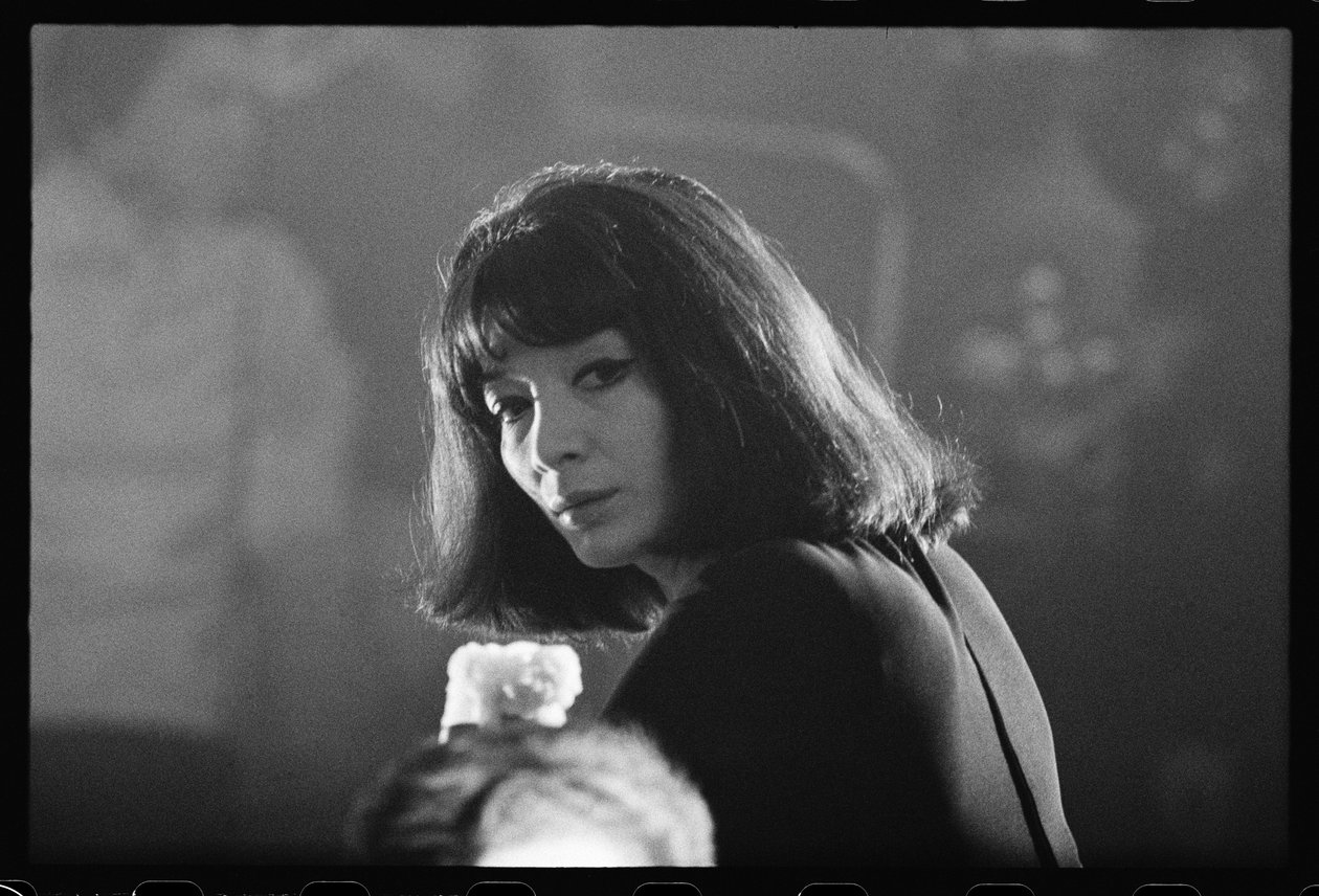 Juliette Greco a füstös éjszakai klubban alkotó: Orlando Suero