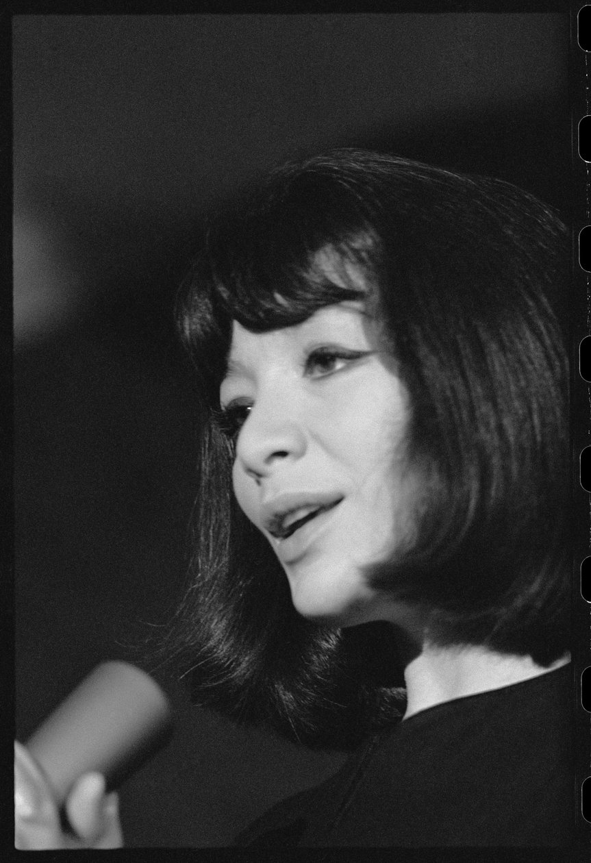 Juliette Greco énekel alkotó: Orlando Suero