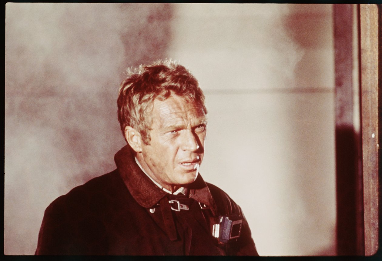 Steve McQueen a The Towering Inferno forgatásán alkotó: Orlando Suero