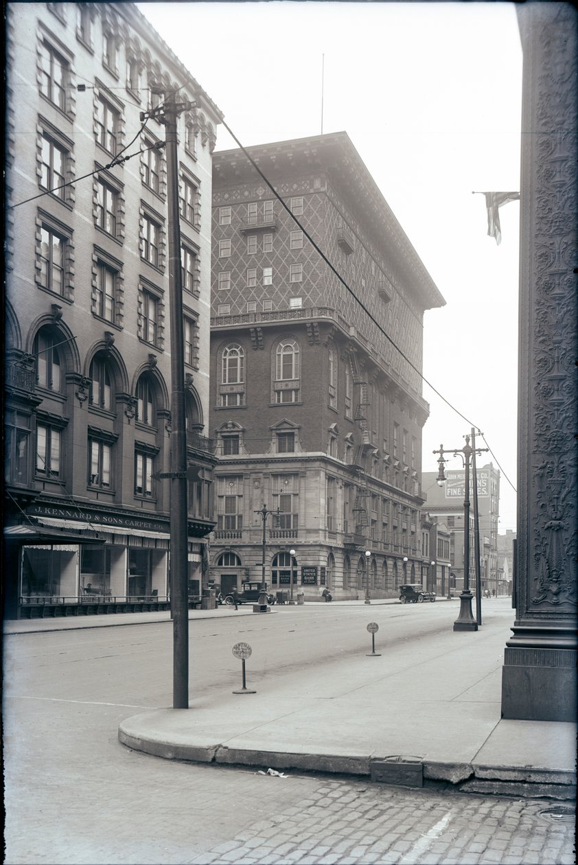 Missouri Athletic Club, a Fourth Streetről. 1921. május alkotó: Oscar C. Kuehn