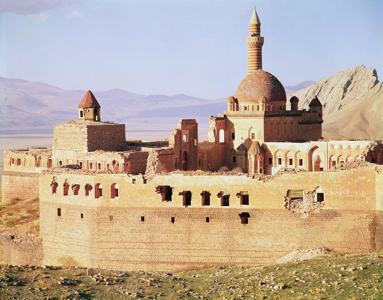 Kilátás az Ishak Pasa palotára, 17-18. század alkotó: Ottoman School