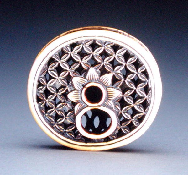 Egy netsuke hátlapja, 1870 körül (az előlapot lásd 195485) alkotó: Ozaki Kokusai