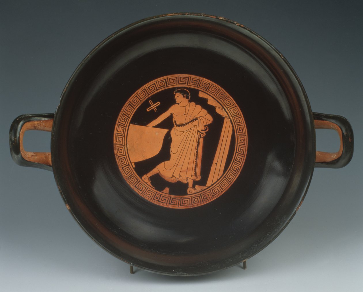 Vörös Kylix figura, ie 490-480 (kerámia) alkotó: Painter of the Paris Gigantomachy