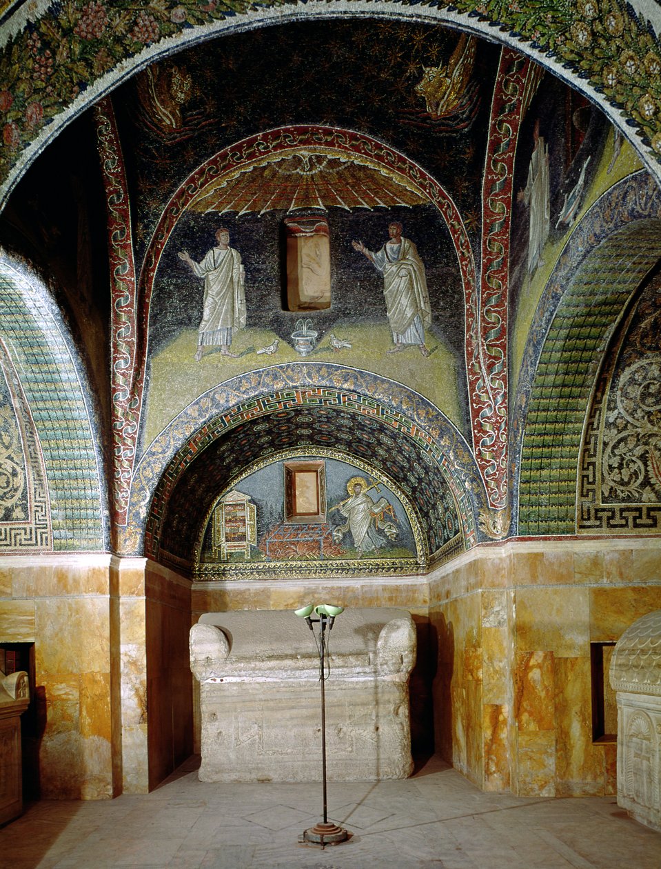 Az oratórium belső képe, i.sz. 430 körül alkotó: Paleo Christian