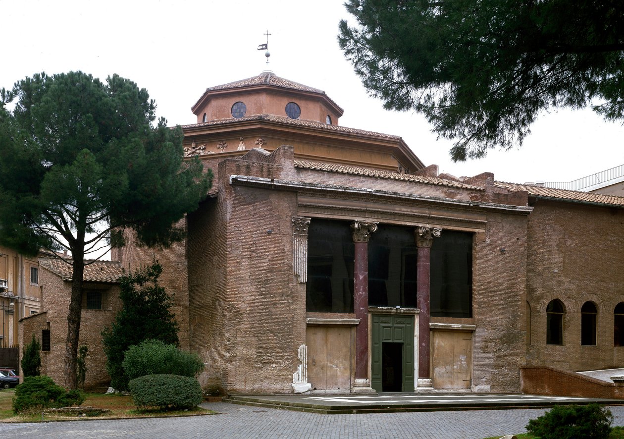 Kilátás a 440 körül épült San Giovanni in Laterano (Saint John Laterano) paleokeresztény keresztelőkápolnára (Lateráni keresztelőkápolna vagy San Giovanni in Fonte). Róma alkotó: Paleo-Christian