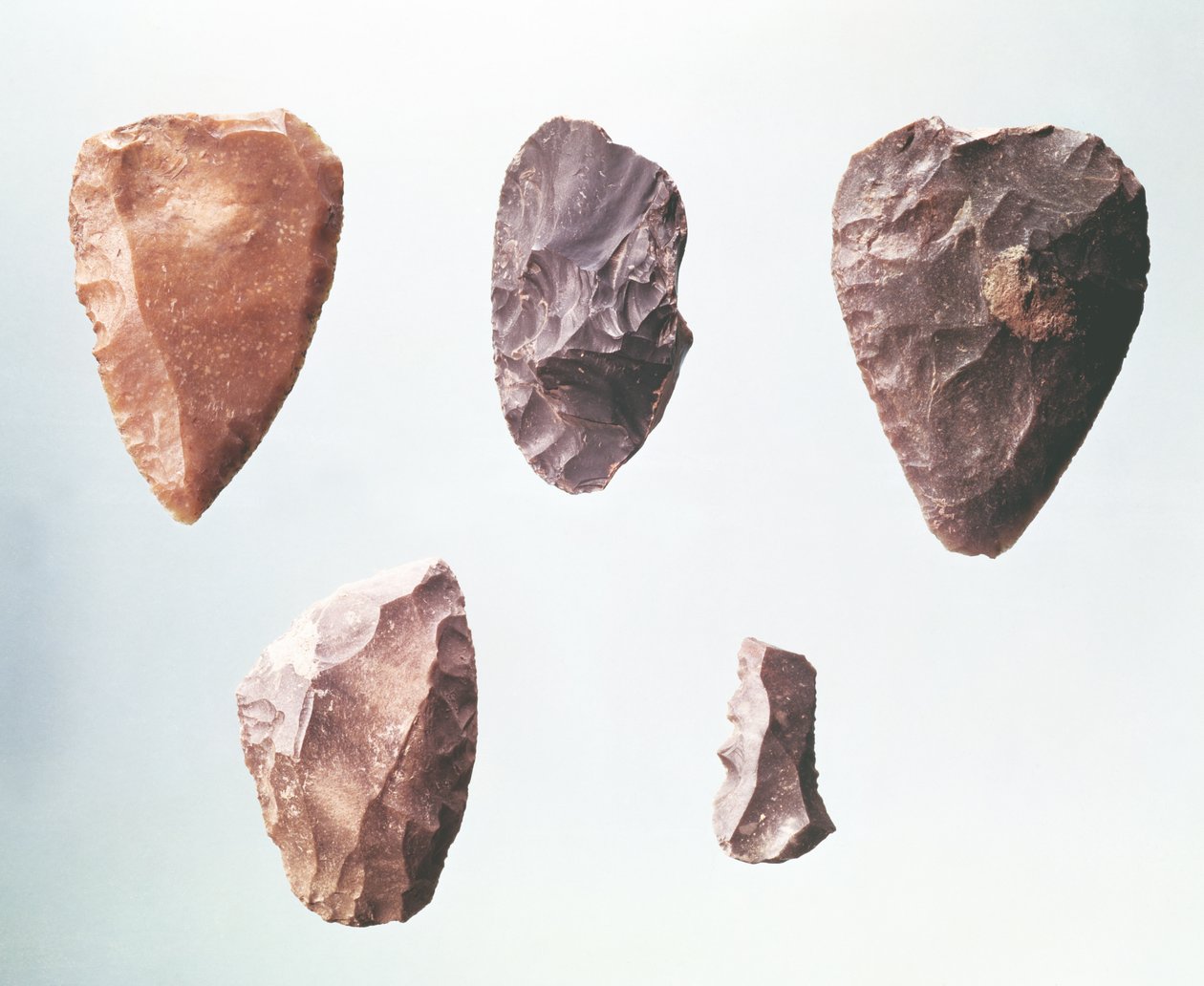 Őskori kőeszközök, a Grotte de Placardból, ie 80000-35000 (kőkő) alkotó: Paleolithic