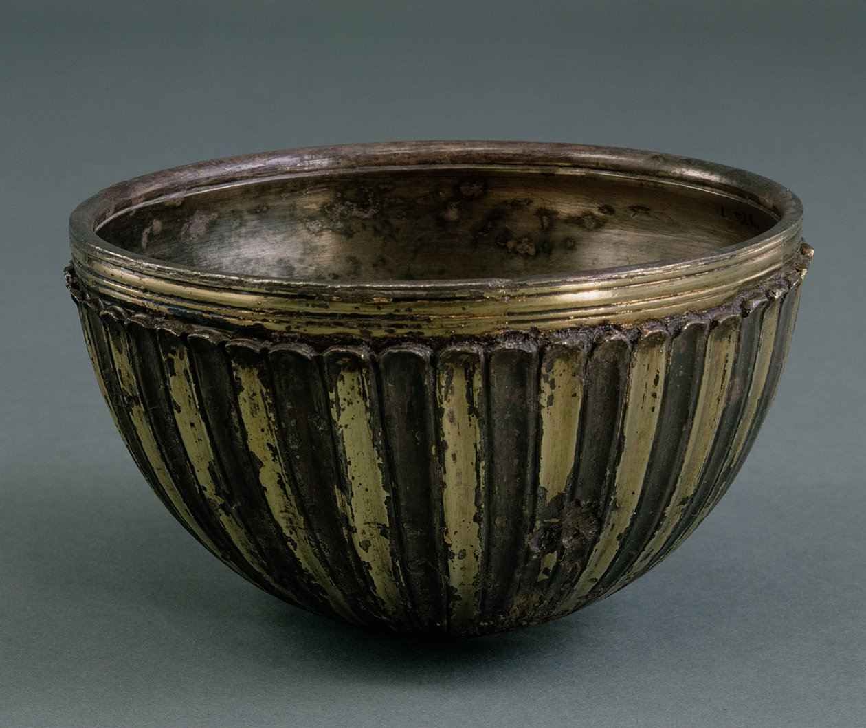 Pártus tál, Irán, i.sz. 100-200 körül (ezüst aranyozott) alkotó: Parthian School