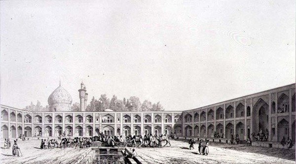 A karavánszeráj sah Szultán-Husszein, Iszfahán, 32. tábla a "Modern Monuments of Persia" című műből, metszette Auguste Alexandre Guillaumot (1815-92) 1856 (litográfia). alkotó: Pascal Xavier (after) Coste