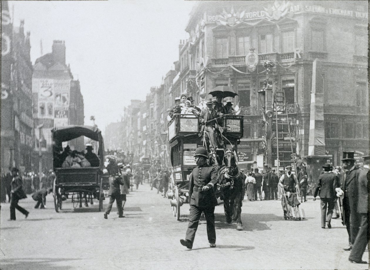 Ludgate Circus, London, a királynő jubileumára készült, 1897 alkotó: Paul Martin
