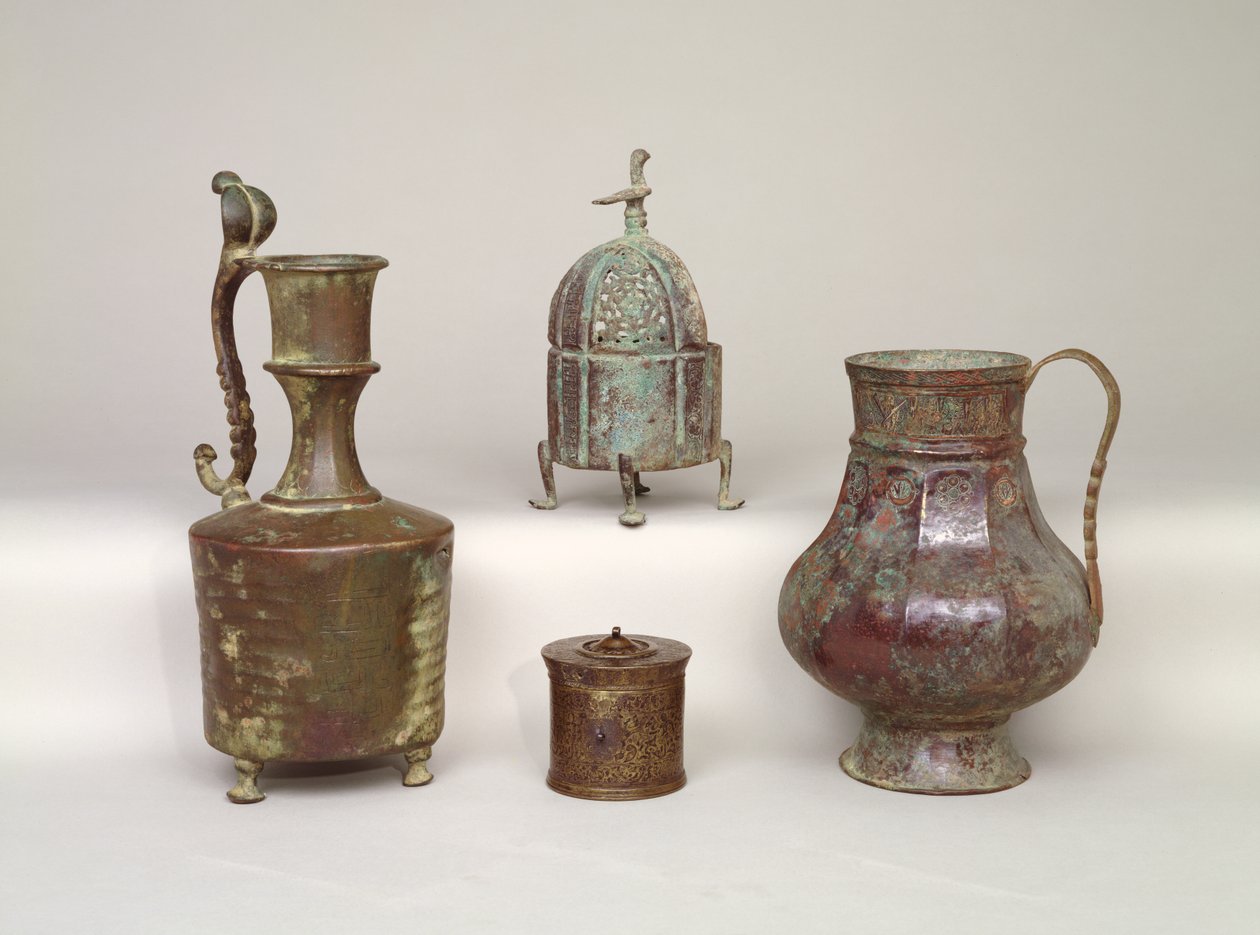 füstölő, kancsó, tintatartó és 12-13. századi kancsó (bronz) alkotó: Persian School