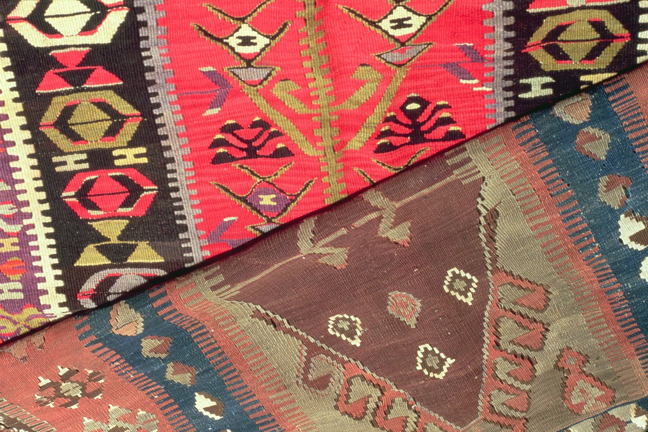 Részlet két imaszőnyegről (textil) alkotó: Persian School