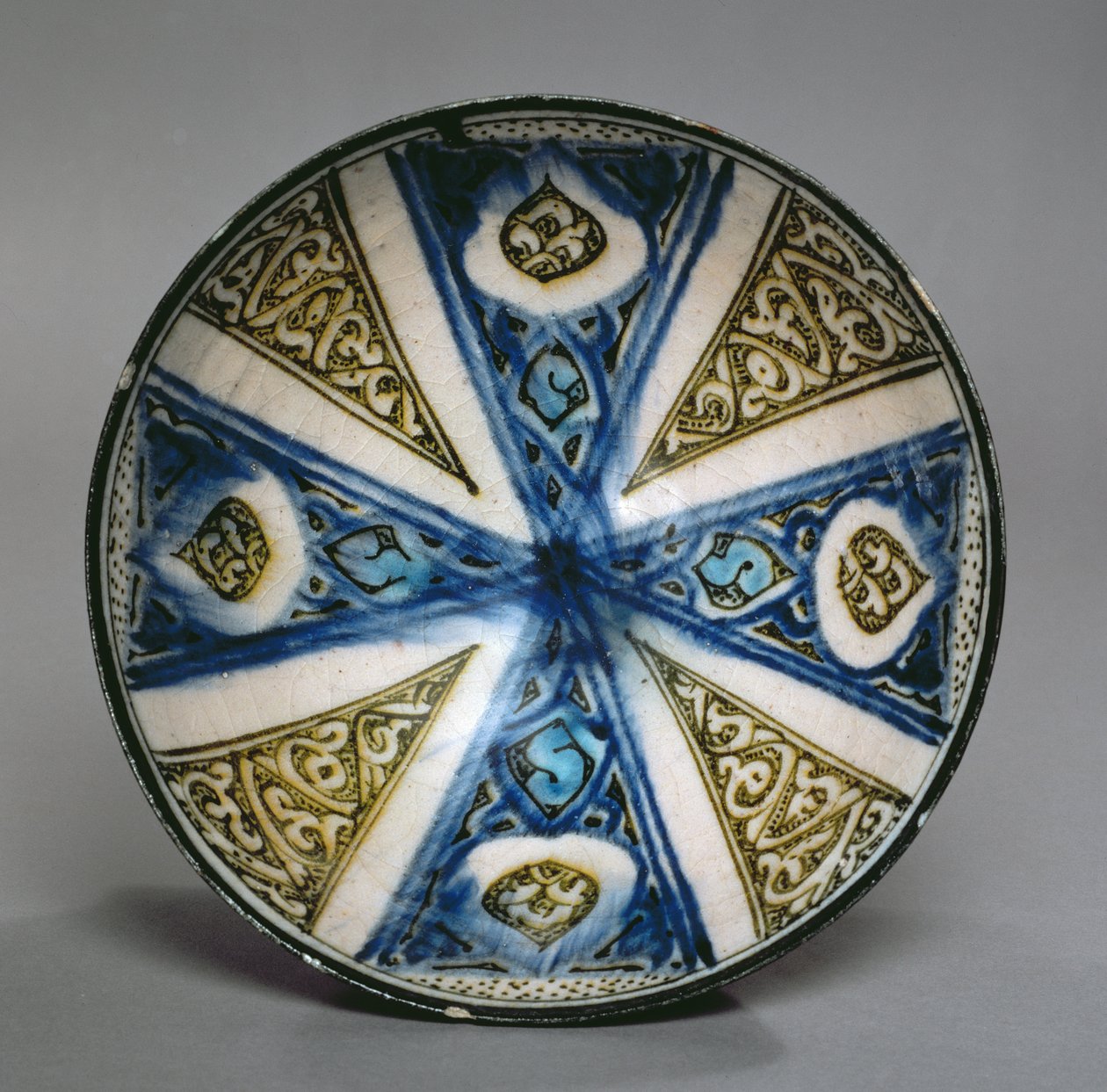 Étel, Kashanból, Iránból, szeldzsuk korszakból, 13. század vége (máz alatti polikróm kőpaszta) alkotó: Persian School