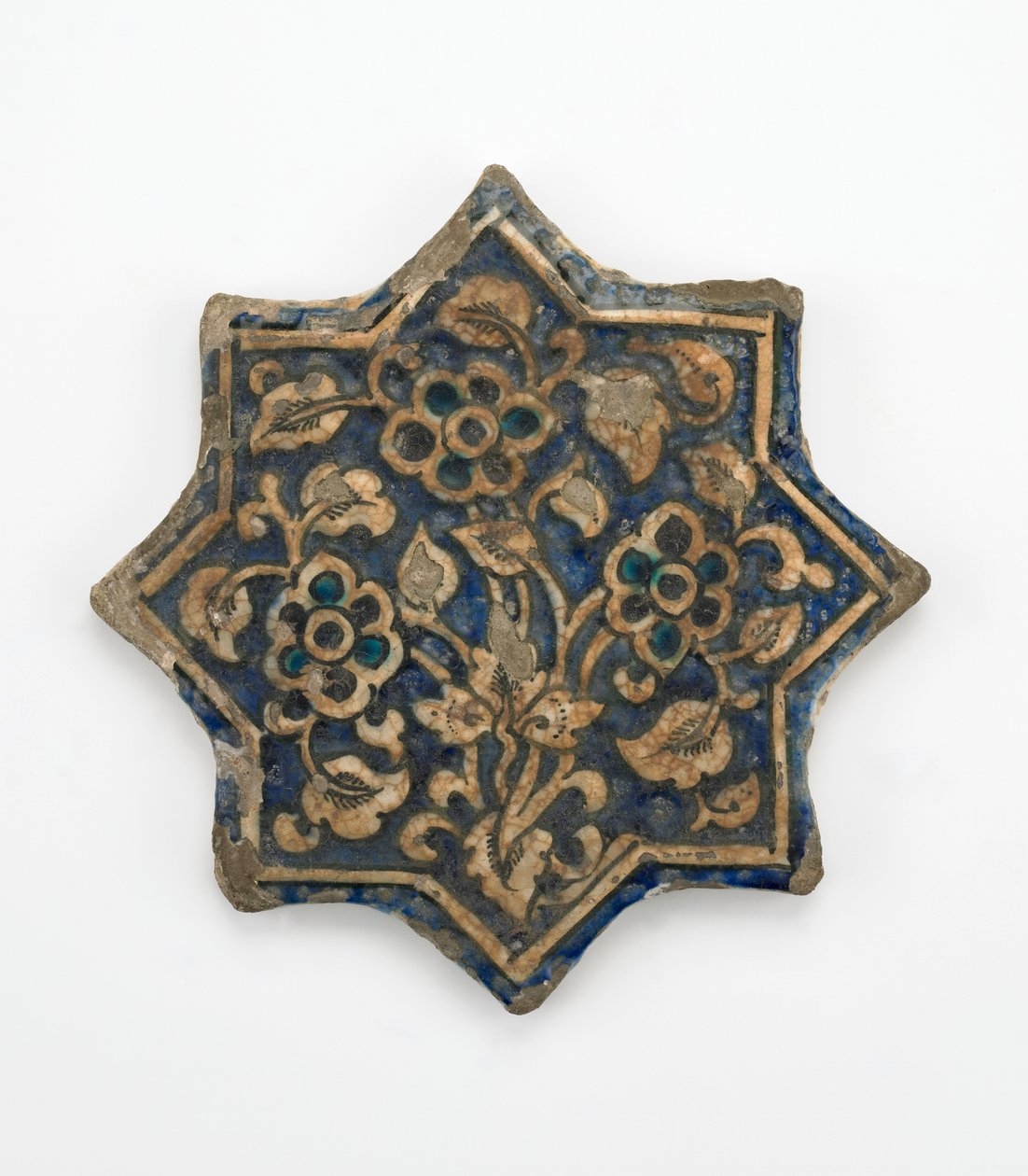 Nyolcágú csillag alakú csempe, Il-Khanid időszak, 1256-1335 (kőpaszta, öntött és átlátszó máz alatt festett) alkotó: Persian School