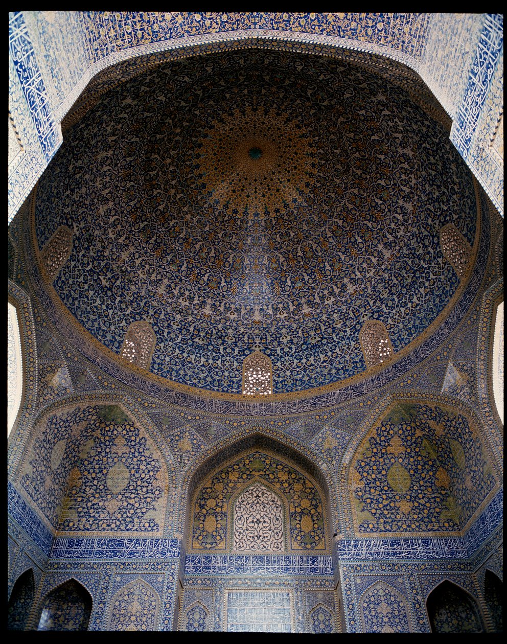 Kilátás a Jameh-mecset főkupolájára alkotó: Persian School